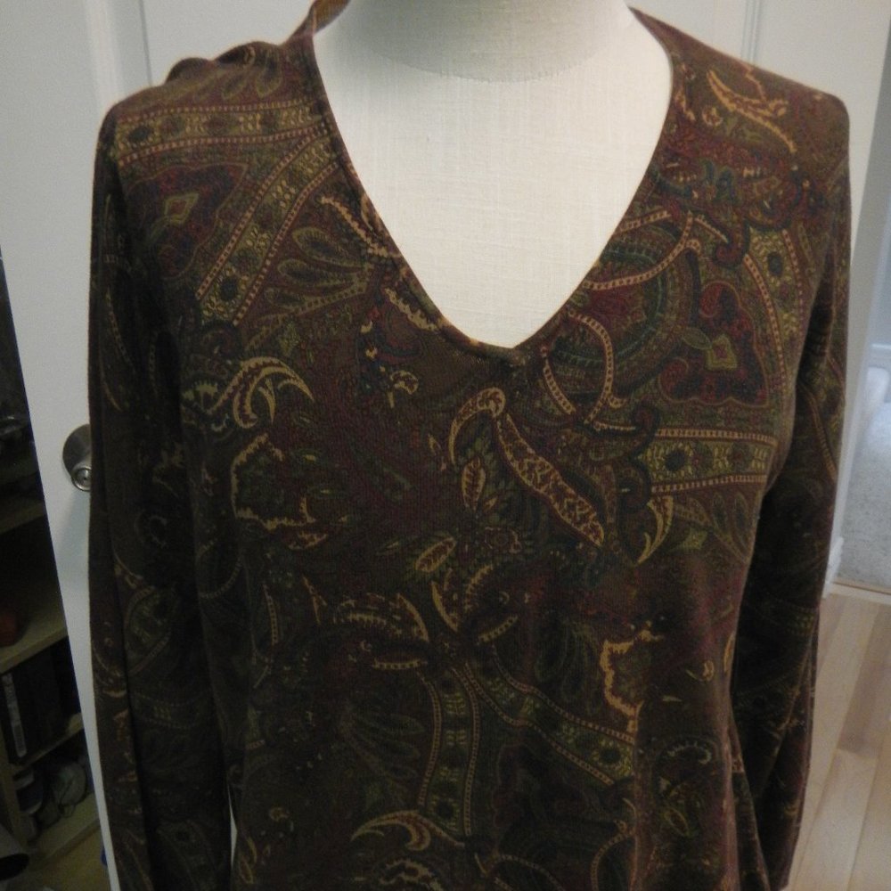long sleeve, v-neck cotton sweater - paisley-ish pattern